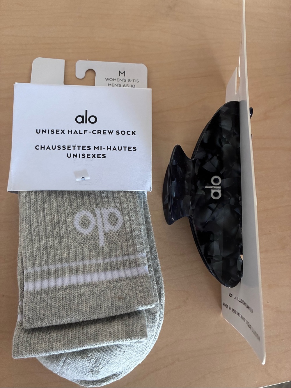 ALO Yoga Unisex gray Half-Crew Sock 90s clip in black LOT bundle gift set